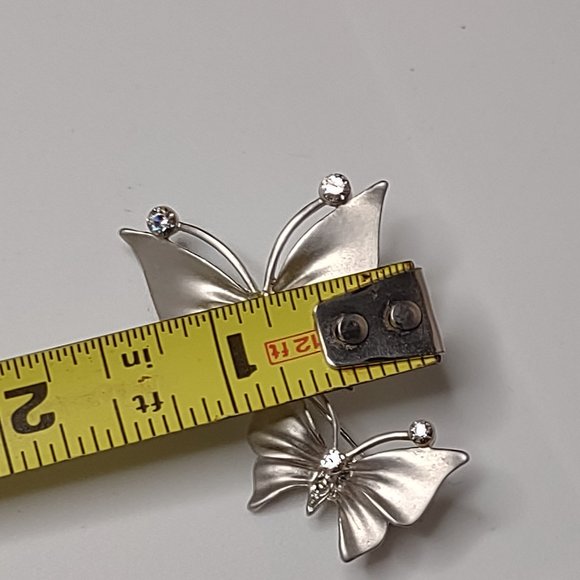 Silver Tone Cute Double Butterfly Brooch - Picture 8 of 11